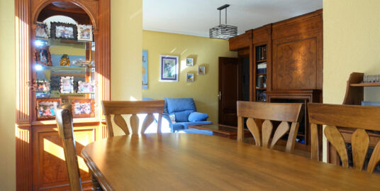 VENDIDO Venta de piso barrio de la estrella Retiro, con garaje directo y trastero. 3 dormitorios. Gran cocina